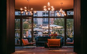 Hôtel LÉONOR the place to live